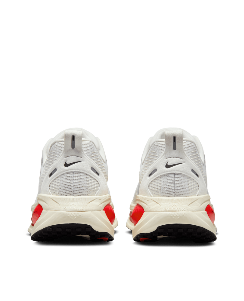Nike Vomero 18 (Platinum Tint/MTLC Pewter-Siren Red)