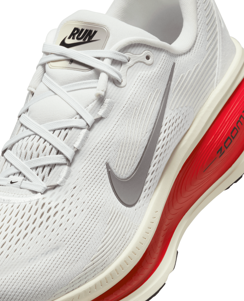 Nike Vomero 18 (Platinum Tint/MTLC Pewter-Siren Red)