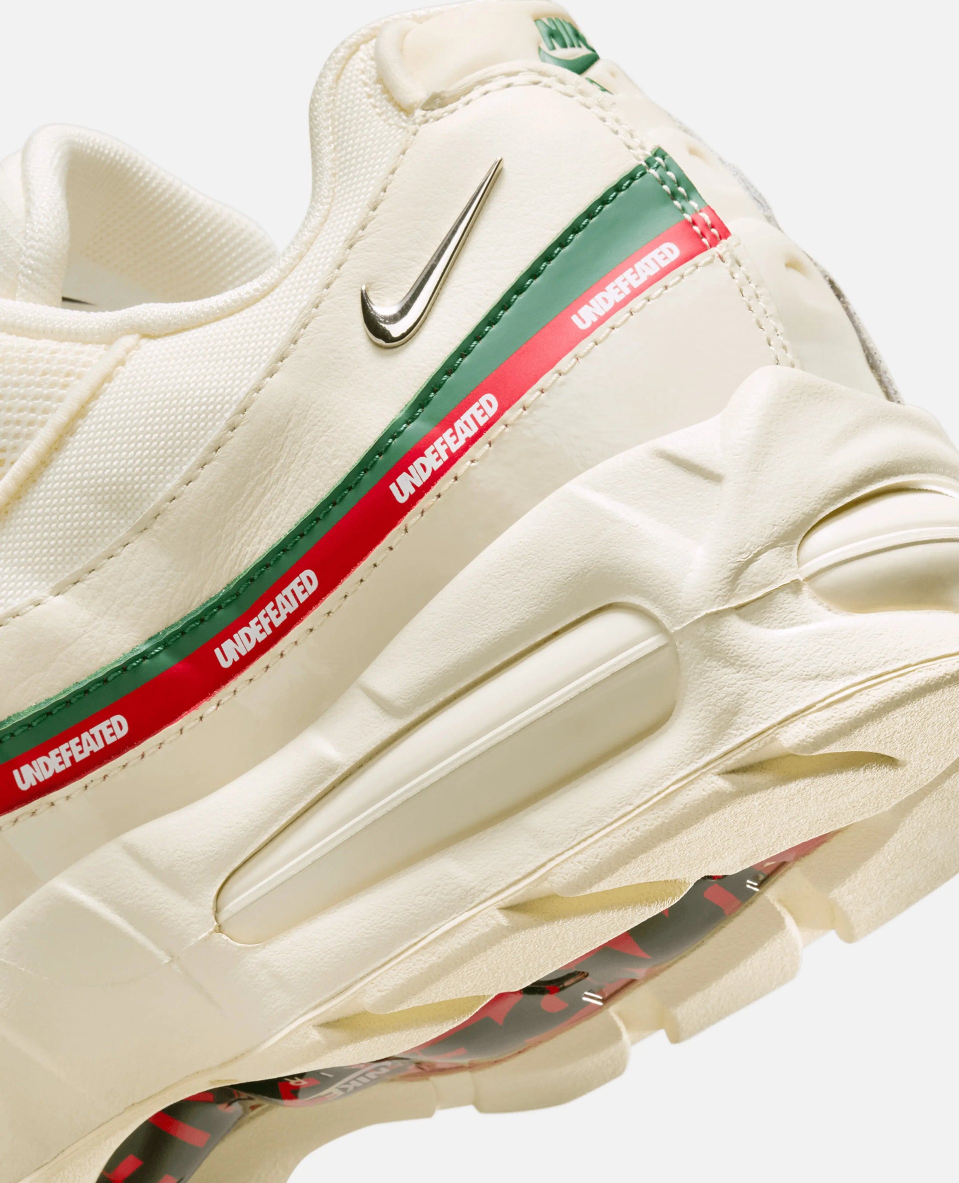 Nike Air Max 95 x Undefeated (Sail/Metallic Silver-Gorge Green) Nike