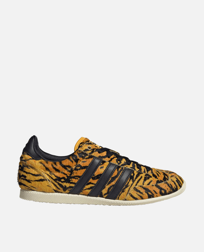 adidas Japan Women (Yellow/Core Black/Cream Yellow) Adidas